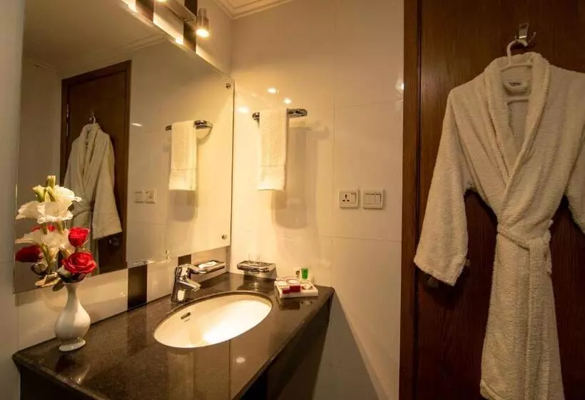 هتل One Tariq Road Multan