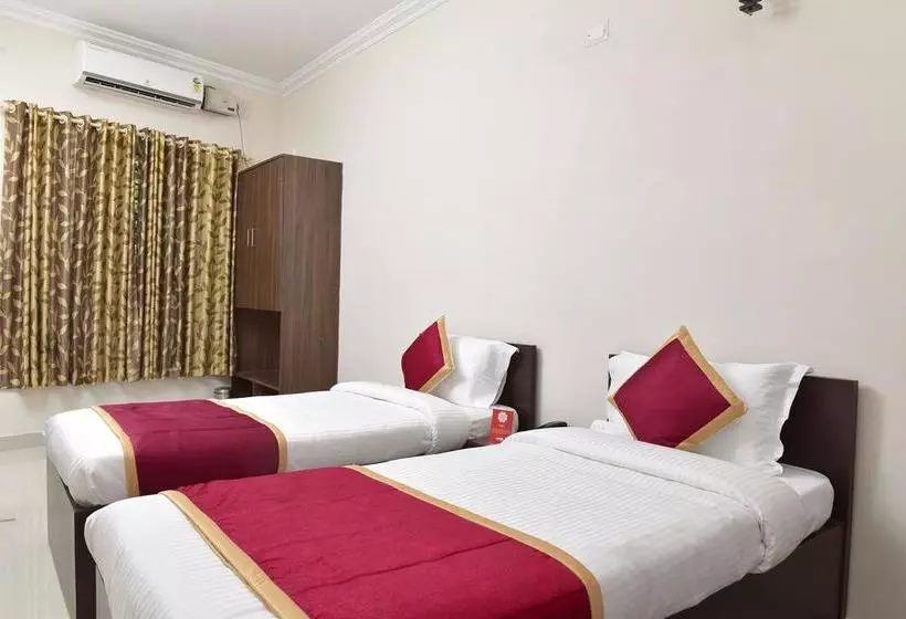 ホテル Oyo 9118 Saravana Inn