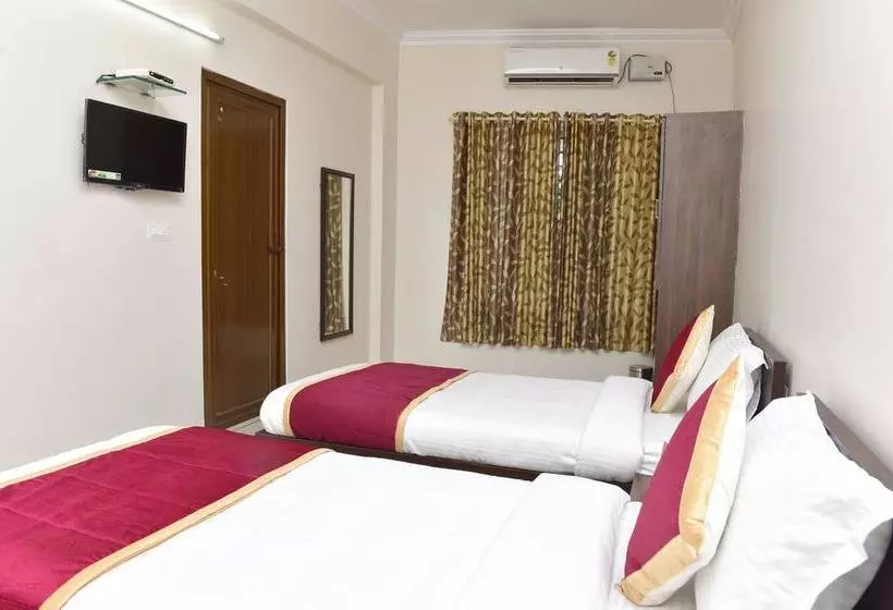 ホテル Oyo 9118 Saravana Inn