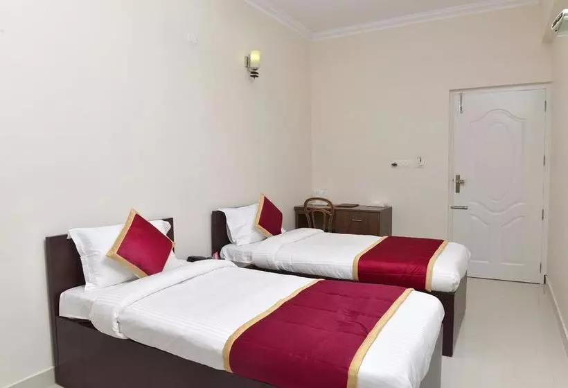 ホテル Oyo 9118 Saravana Inn