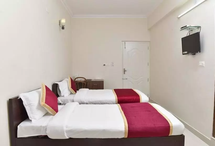 ホテル Oyo 9118 Saravana Inn