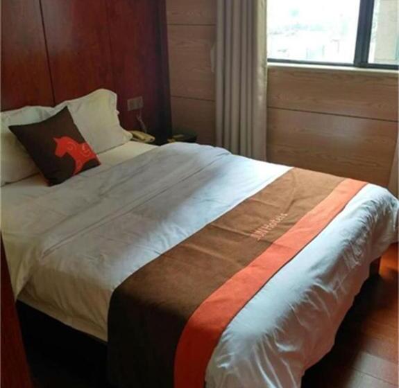 Junyi Hotel Guizhou Guiyang Bageyan Road