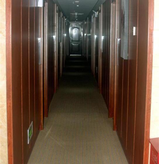 Junyi Hotel Guizhou Guiyang Bageyan Road