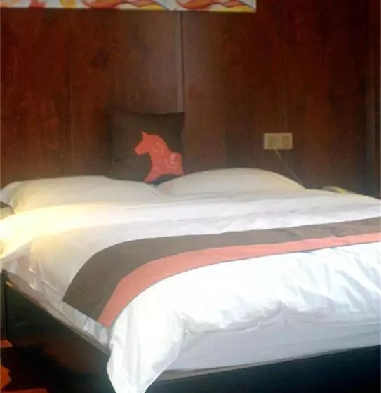 Junyi Hotel Guizhou Guiyang Bageyan Road