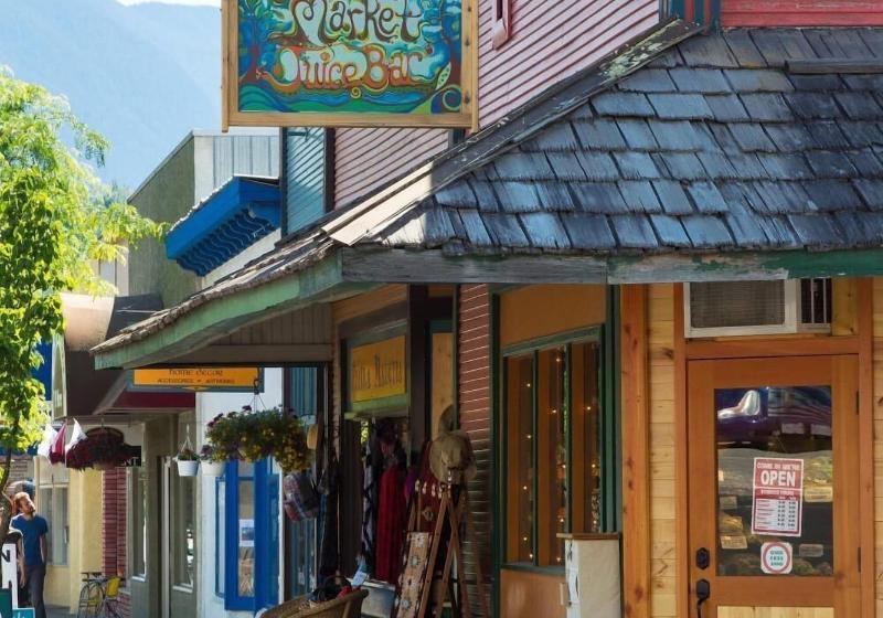 モーテル The Lodge At Arrow Lakes