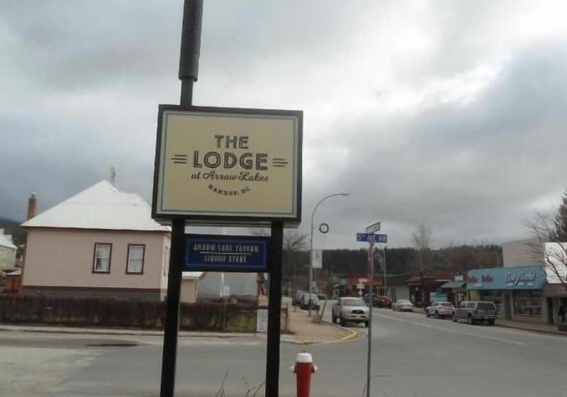 モーテル The Lodge At Arrow Lakes
