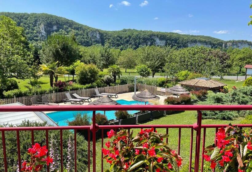 تختخواب و صبحانه La Roseraie