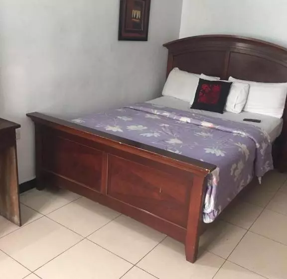 Christine Apartment Hotel Ltd