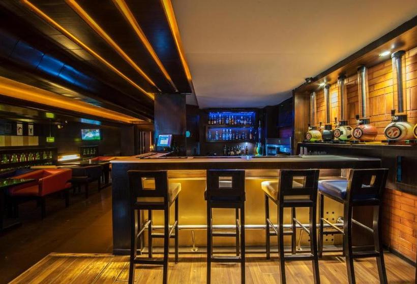 Hotell Yashwee International