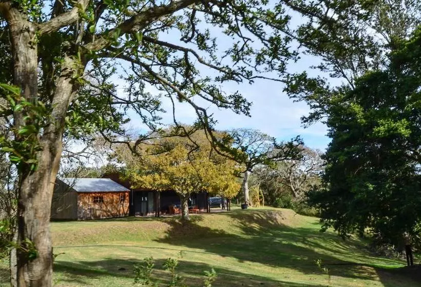 استراحتگاه Broughton Country Estate