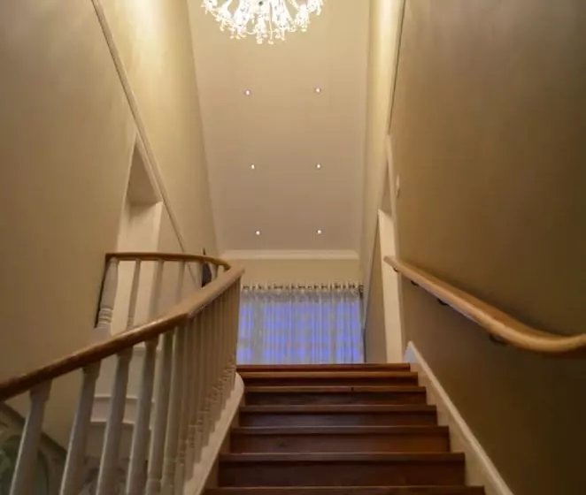 استراحتگاه Broughton Country Estate