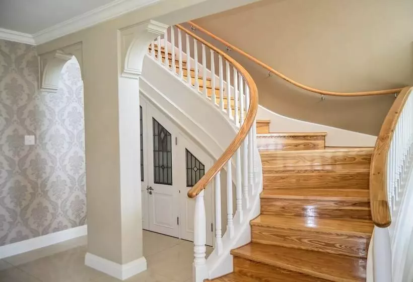 استراحتگاه Broughton Country Estate