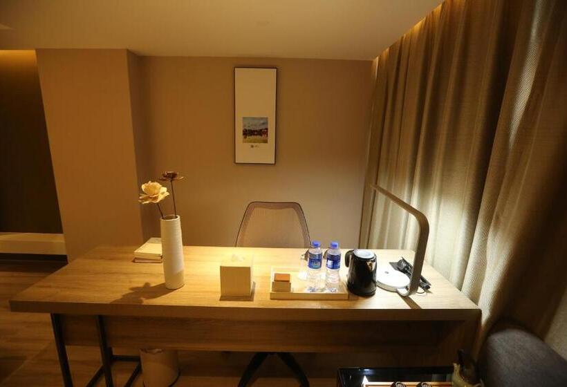 Atour Hotel Shuangyong Ave