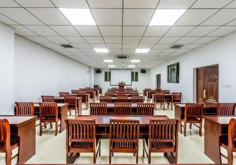 ホテル Greentree Inn  Wuxi Binhu District Datong Road Zhouxin