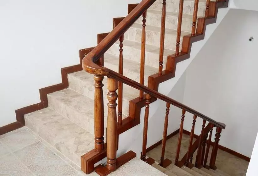 هتل Airport Palace