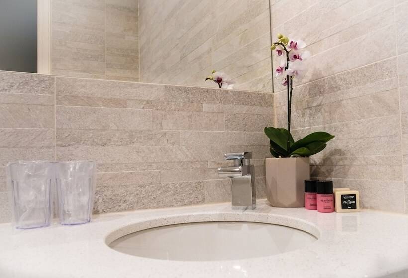 هتل The Coffee House