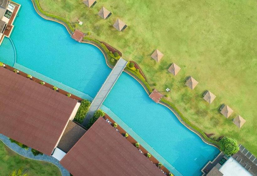 La Isla Pranburi Beach Resort