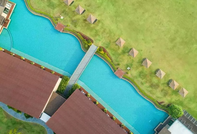 La Isla Pranburi Beach Resort