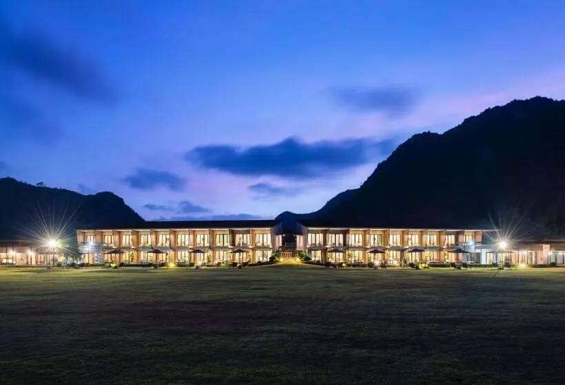 La Isla Pranburi Beach Resort