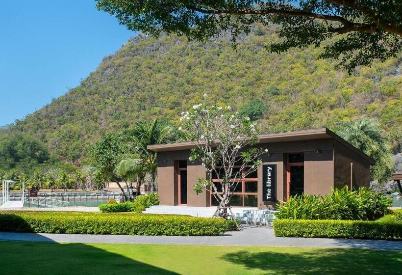 La Isla Pranburi Beach Resort