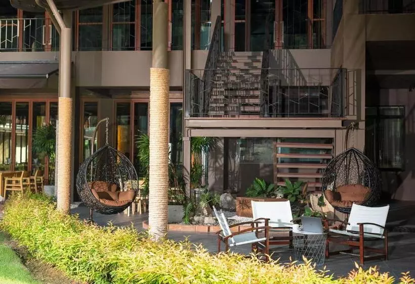 La Isla Pranburi Beach Resort