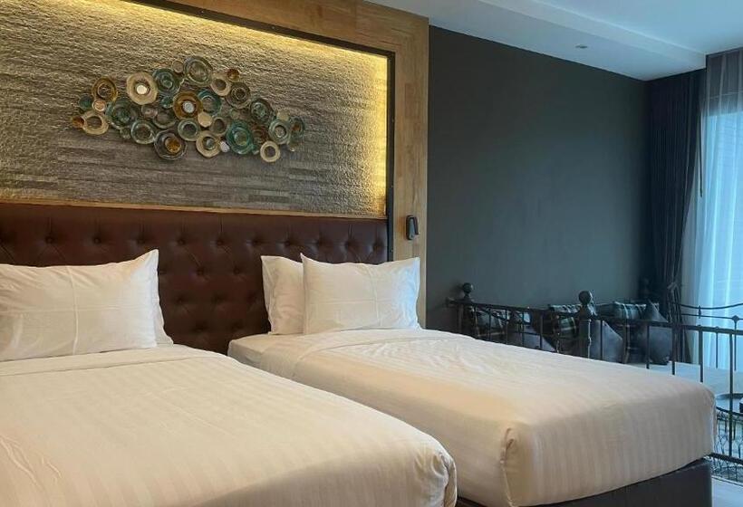 La Isla Pranburi Beach Resort