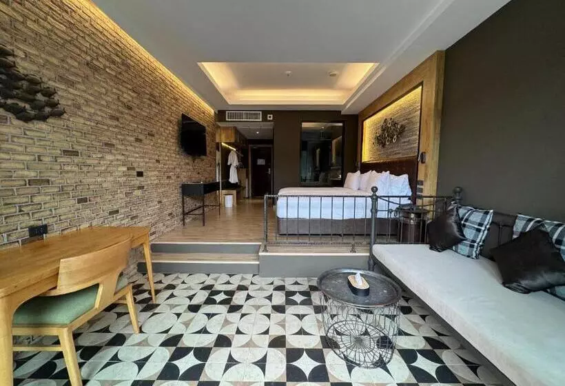 La Isla Pranburi Beach Resort