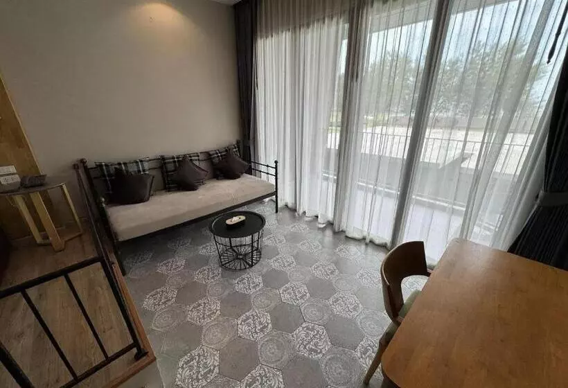 La Isla Pranburi Beach Resort