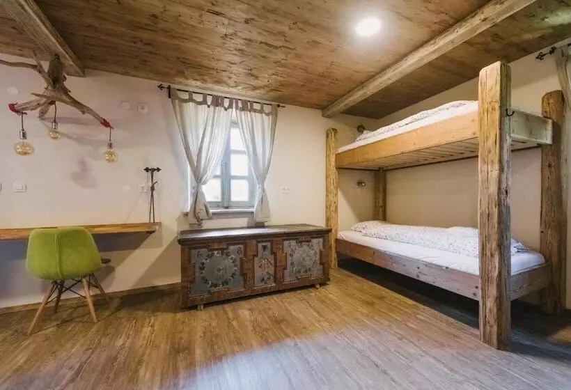 Hostel Lukna