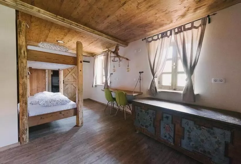Hostel Lukna