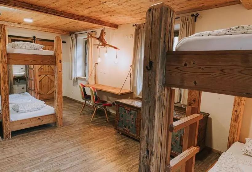 Hostel Lukna