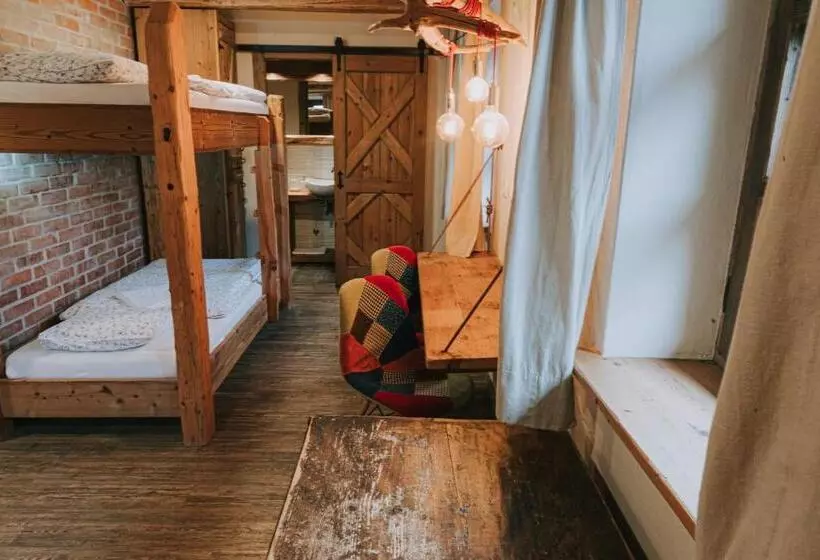 Hostel Lukna
