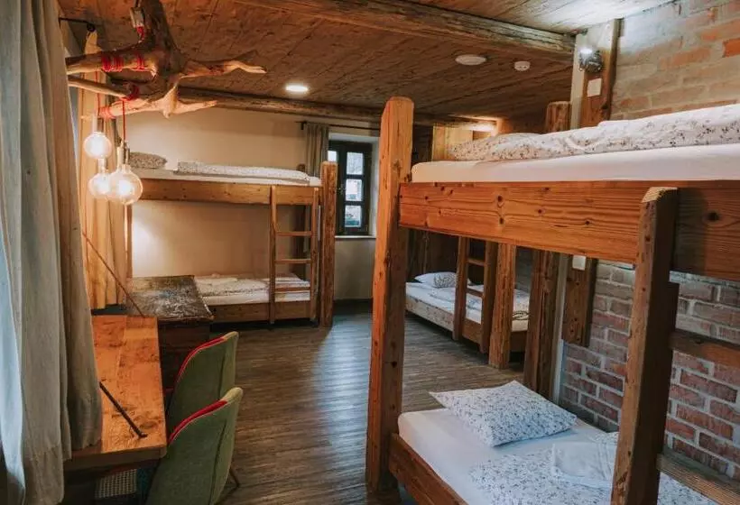 Hostel Lukna