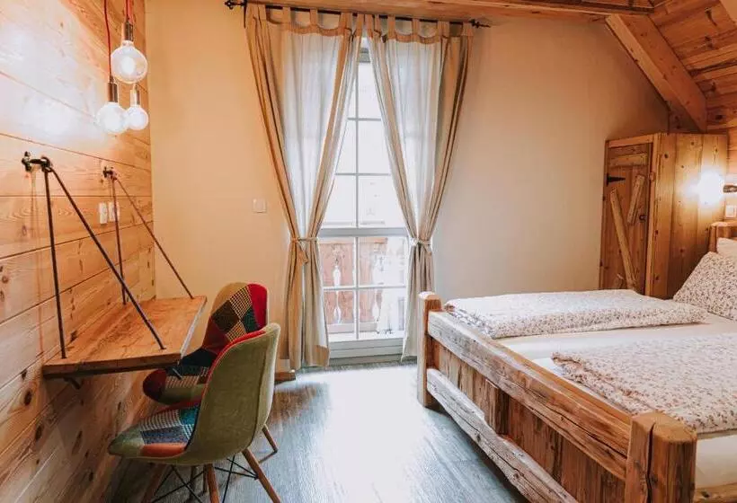Hostel Lukna
