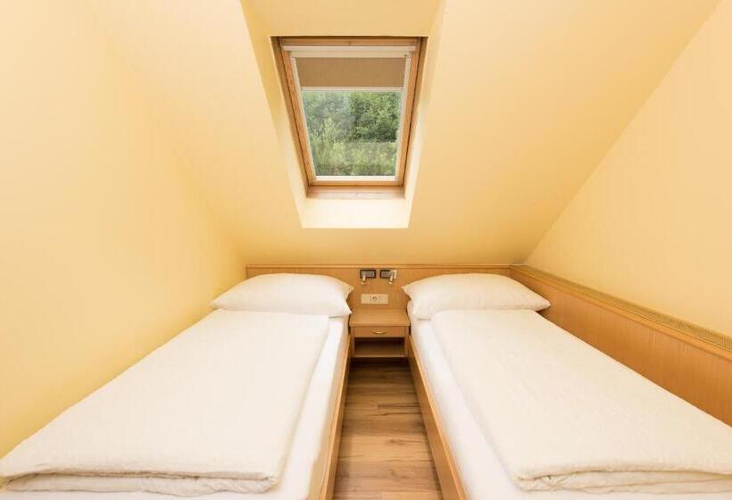 ホテル Kärntner Stubn