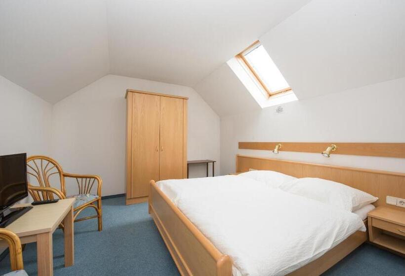 ホテル Kärntner Stubn