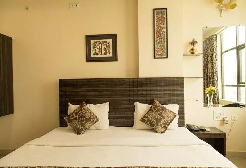 Oyo 2493 Hotel K P Inn