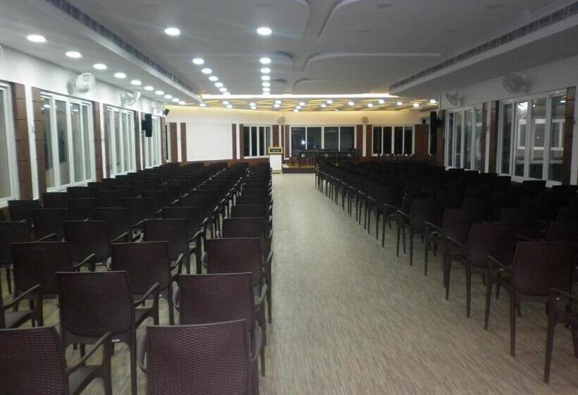 Mount Retreat Resorts   Madurai