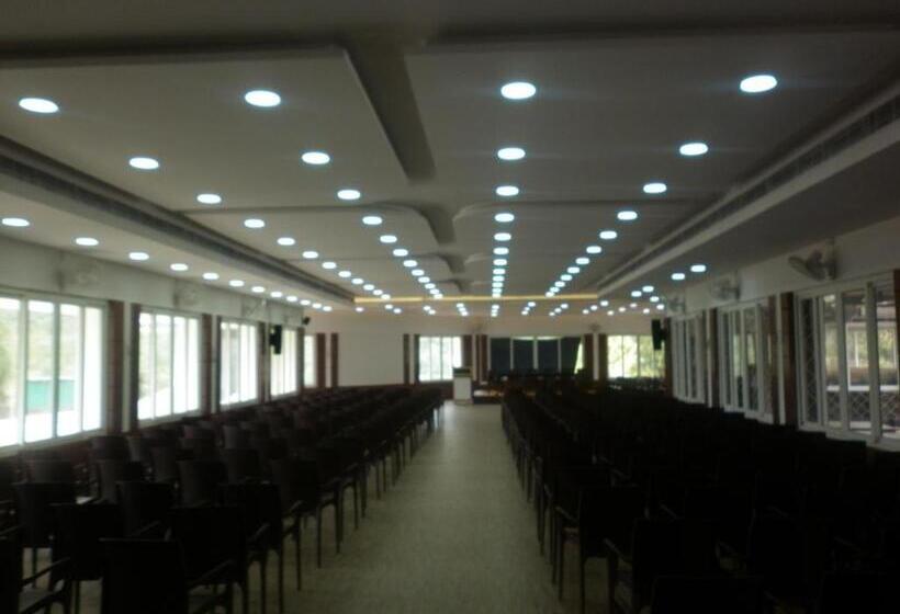 Mount Retreat Resorts   Madurai