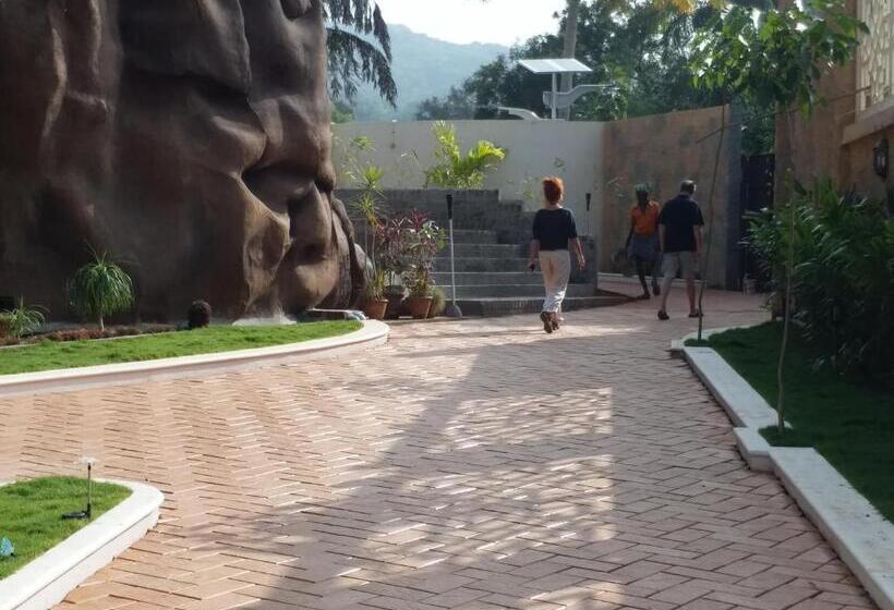 Mount Retreat Resorts   Madurai