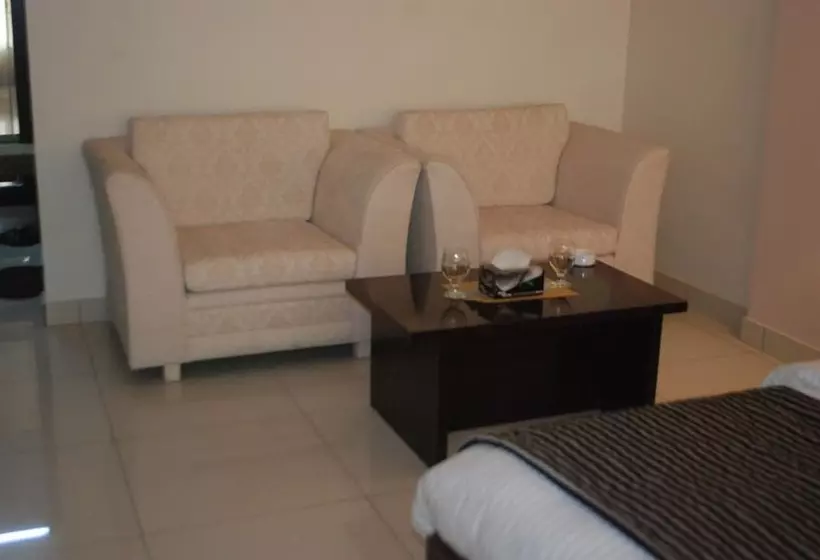 هتل Royal Mark Lodges