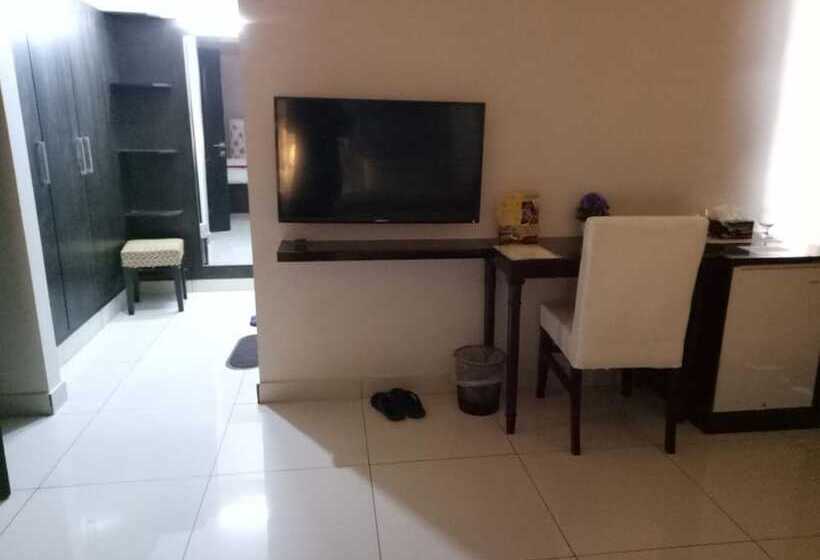 هتل Royal Mark Lodges