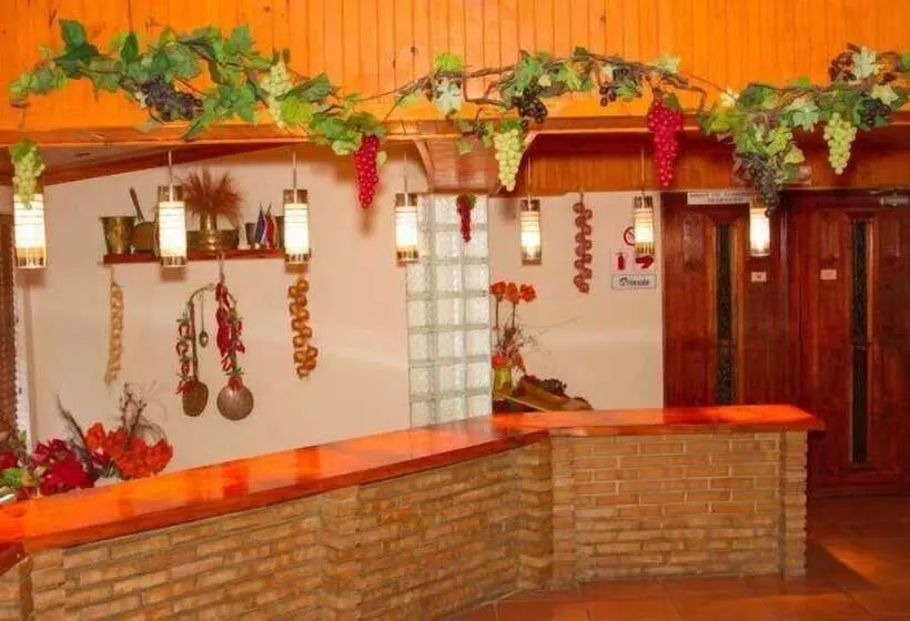 تختخواب و صبحانه Blue Marlin Guest House