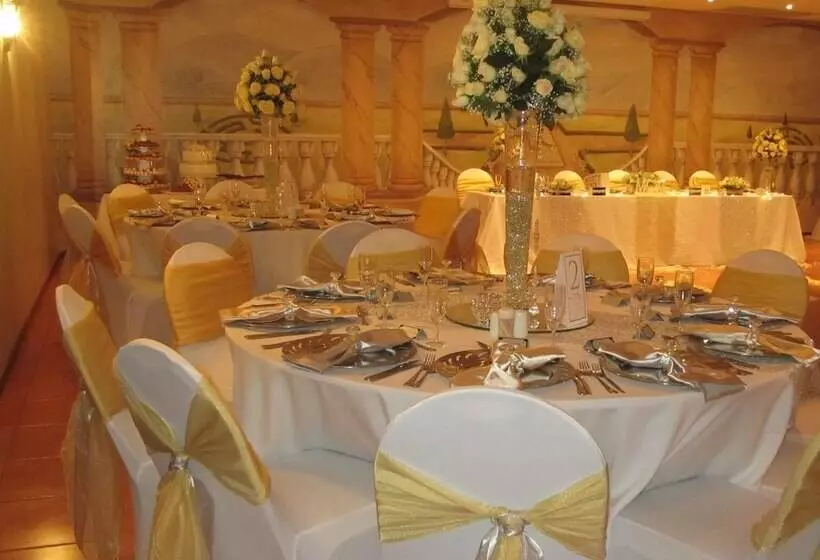 تختخواب و صبحانه Blue Marlin Guest House