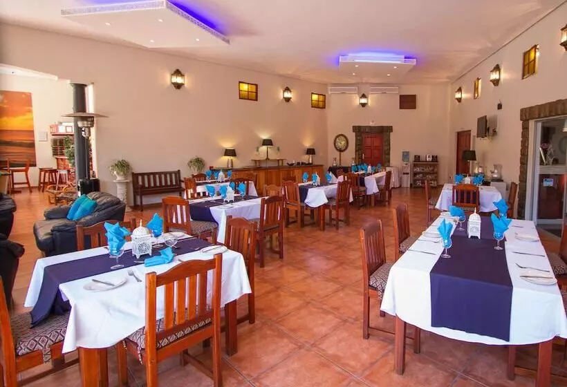 تختخواب و صبحانه Blue Marlin Guest House