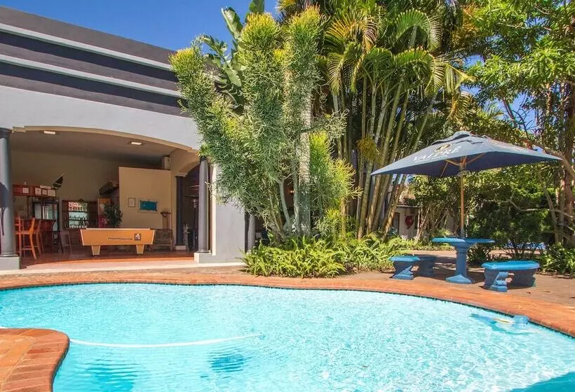 تختخواب و صبحانه Blue Marlin Guest House