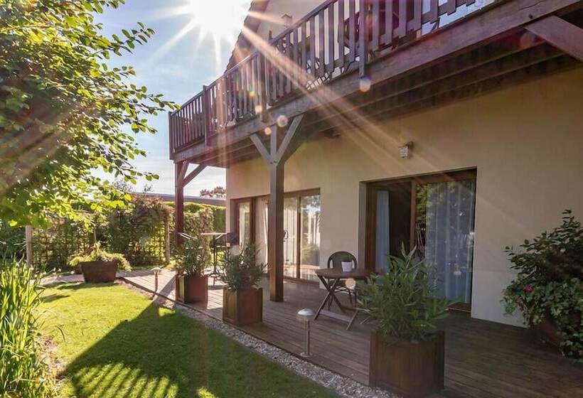 민박 Clos Du Mont Rouge