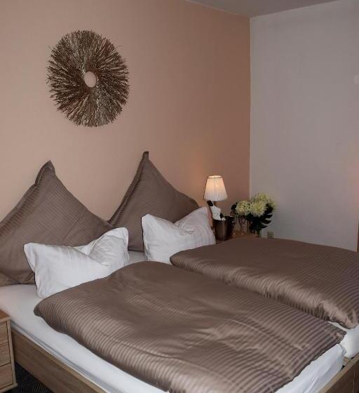 Отель Restaurant Kerzan´s