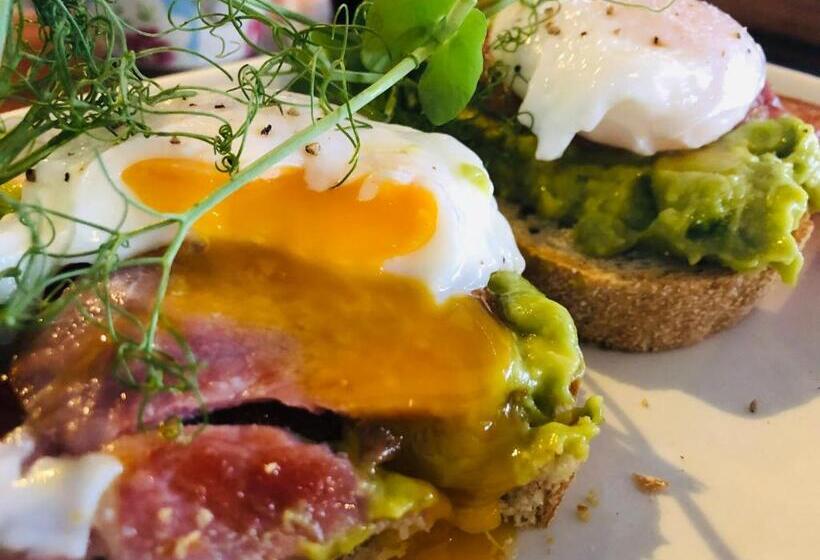 בית מלון כפרי The Cornubia Inn