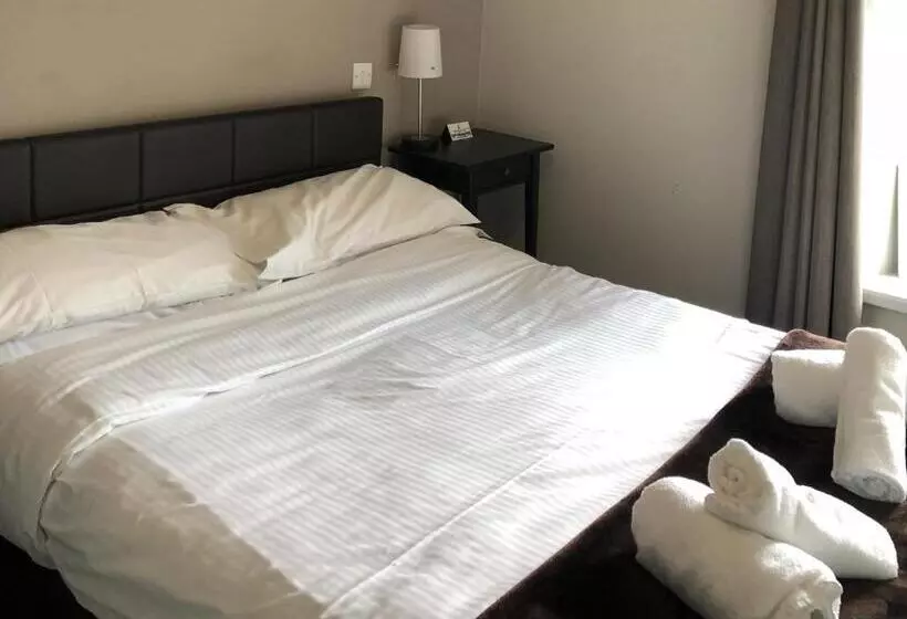 Hotelli The Cornubia Inn